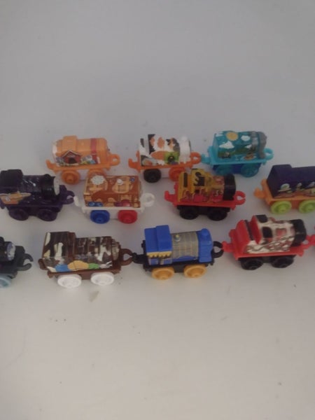 Thomas & Friends minis - Thomas the tank engine mini plastic train x12 Carousel 4