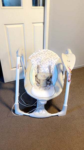 Ingenuity Auto ConvertMe Swing-2-Seat Carousel 1
