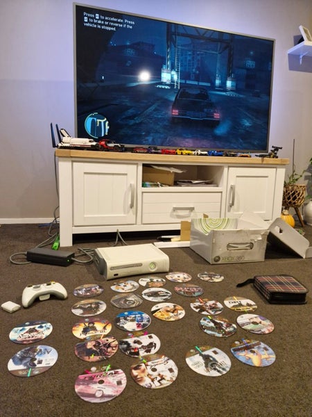 XBOX 360 Modded Console + Games Carousel 1