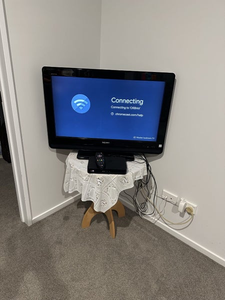 32 Inch TV with all accessories Carousel 4