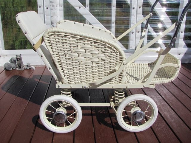 $1Res Vintage Baby Cane Pram Sulky Carousel 2