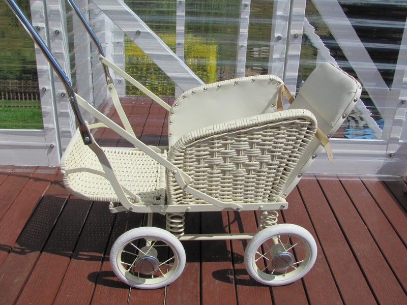 $1Res Vintage Baby Cane Pram Sulky Carousel 1