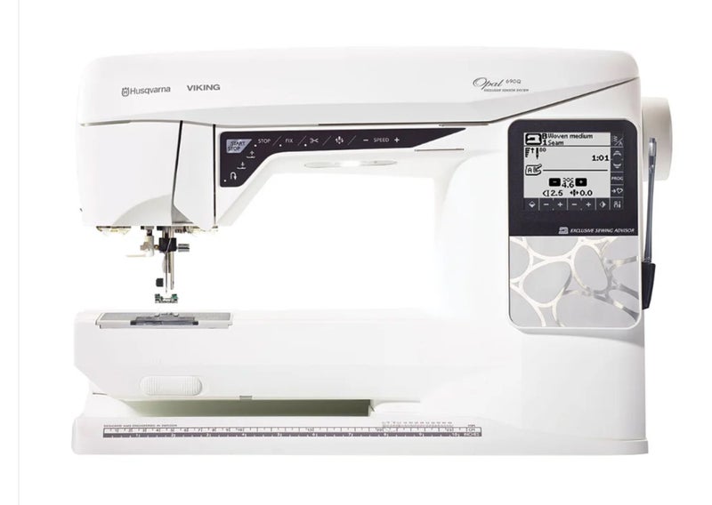 Husqvarna Opal 690q with table Carousel 2