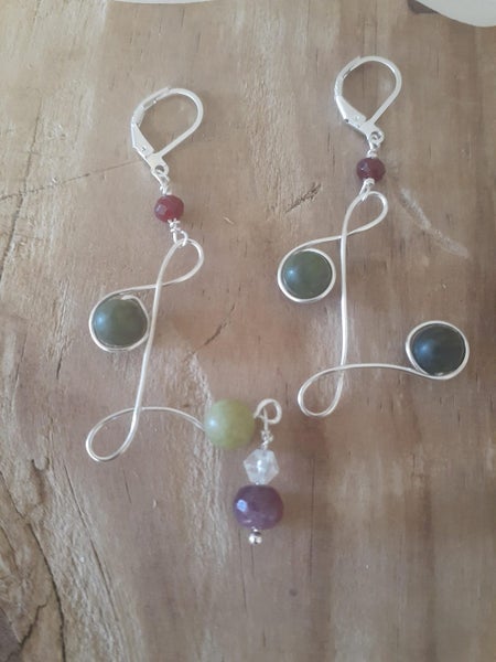 I love you Greenstone pounamu earring with .925 silver leverback hooks Carousel 1