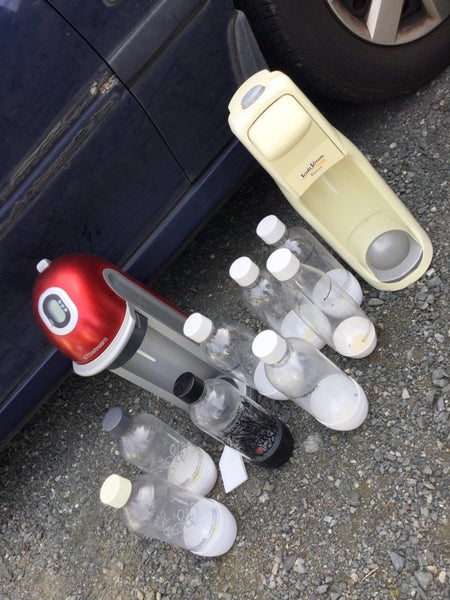 2 LOTS OF SODA STREAM MACHINES AND BOTTLES Carousel 1