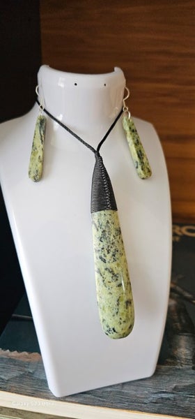 Greenstone / Pounamu Carousel 1