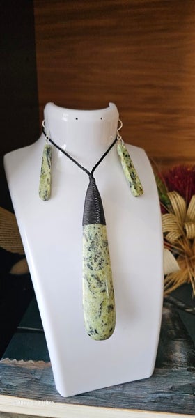 Greenstone / Pounamu Carousel 2