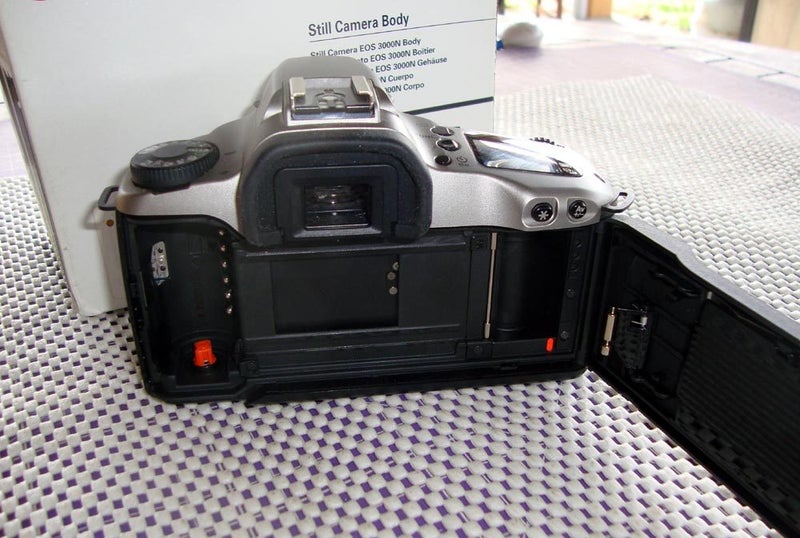 CANON EOS 3000n DSLR Carousel 2