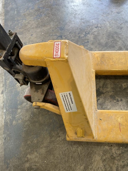 Pallet Truck Carousel 2