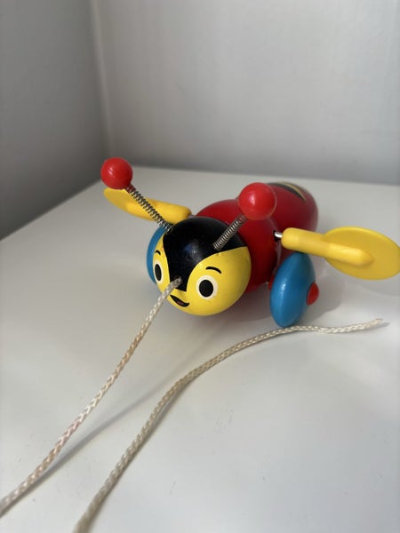 Wooden Buzzy Bee Pull-along Toy Carousel 1