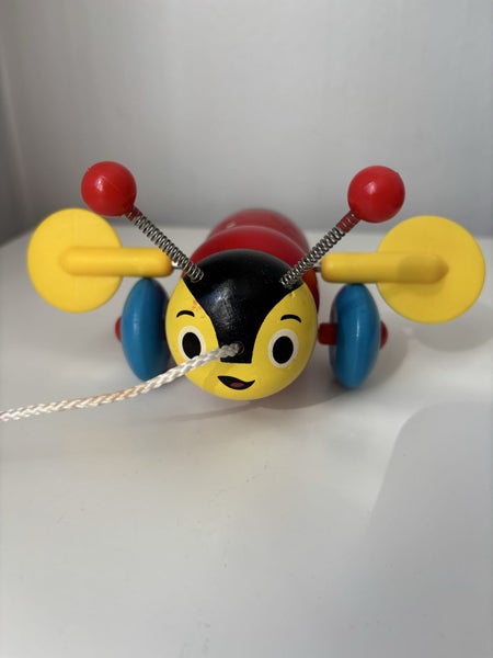 Wooden Buzzy Bee Pull-along Toy Carousel 4