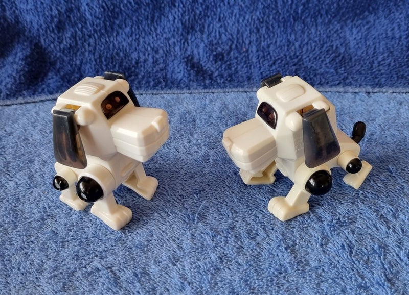 10 VINTAGE ROBO CHI PETS MCDONALD'S SEGA TOYS - 2000/2002 TIGER ELECTRONICS Carousel 2