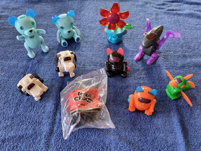 10 VINTAGE ROBO CHI PETS MCDONALD'S SEGA TOYS - 2000/2002 TIGER ELECTRONICS Carousel 1