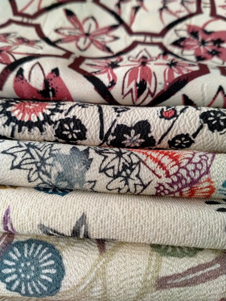 Kimono Fabric scraps Lot of 5 ( aprox W15cm x L 30cm ) , 16-30-5az67 Carousel 1