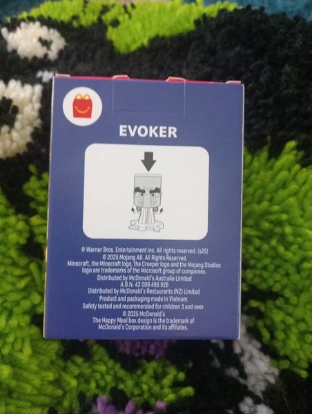 MCDONALD'S MINECRAFT ENOKER Carousel 2