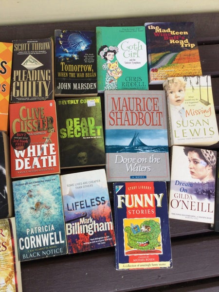 BOOKS BULK MIXED LOT HERE Carousel 6