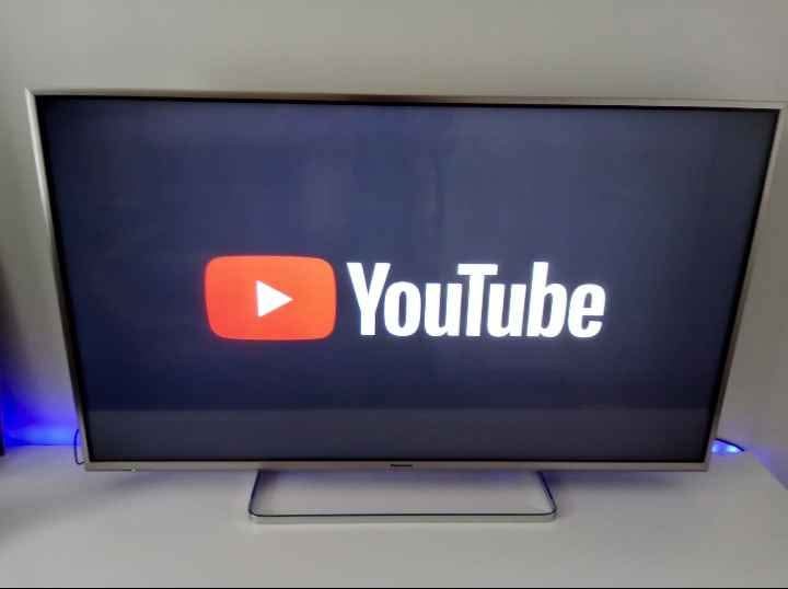 Panasonic 50" Smart TV – Model TH-50AS700Z Carousel 10