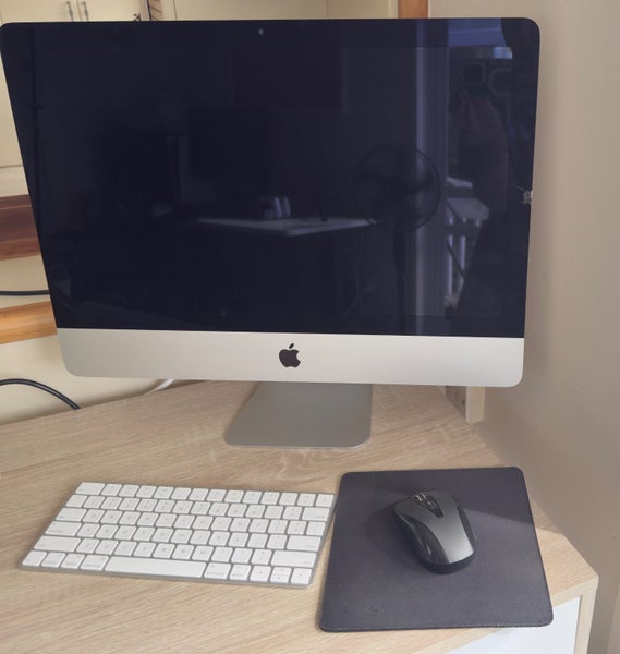 2019 1TB iMac with keyboard Carousel 1