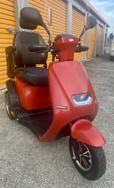 CTM HS-925 Sport 3 Mobility Scooter Carousel 1
