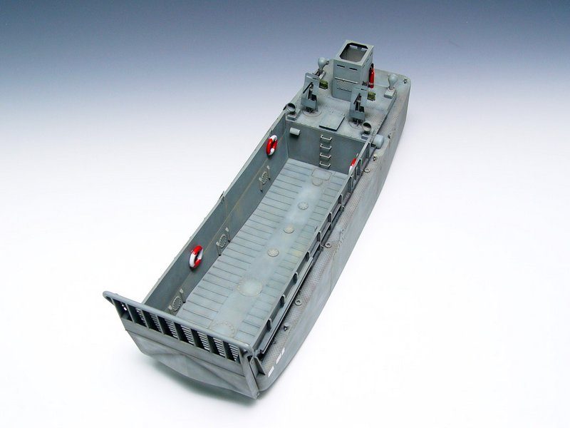 WWII US Navy LCM (3) Landing Craft Trumpeter | No. 00347 | 1:35 Carousel 5