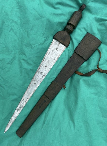 Large vintage Sudanese sheath knife / short sword Carousel 2