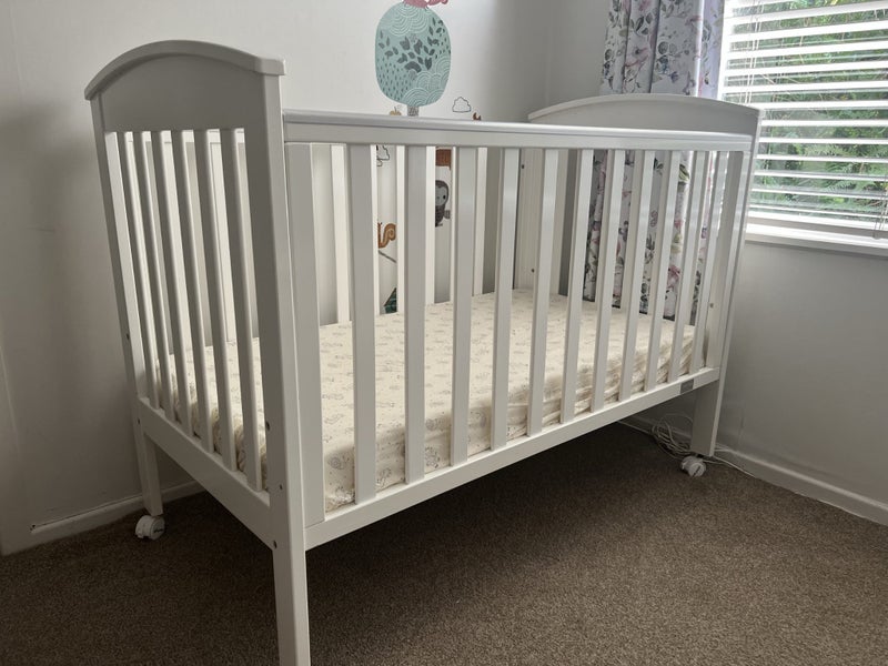 Babyhood Classic Curve Cot – White Barely Used – Includes Mattress + Sheets Carousel 1