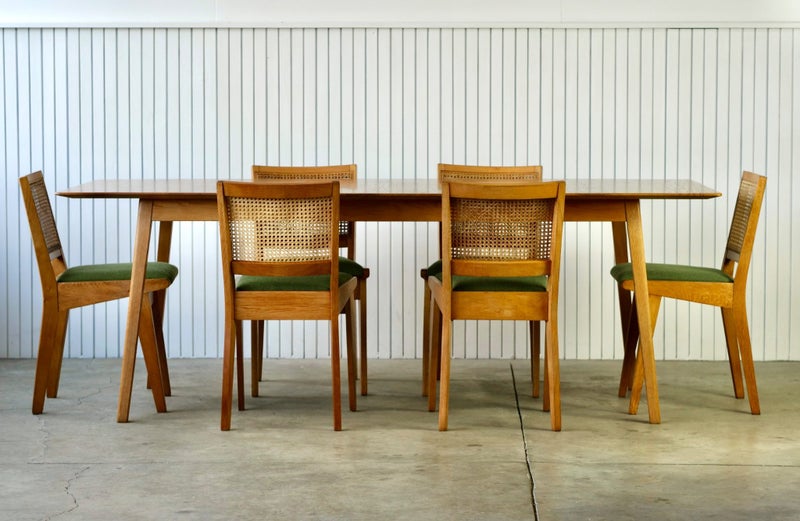 AN EXTRA LARGE 50s JON JANSEN OAK DINING TABLE Carousel 1