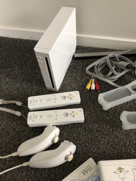 Nintendo Wii Console / Controllers / Games x4 - Awesome Setup! Carousel 2