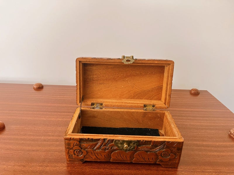 Vintage Chinese Camphor Jewellery Box Carousel 2