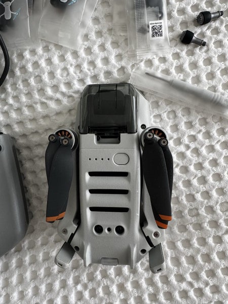 DJI Mini 2 Drone (fly more package) Carousel 2