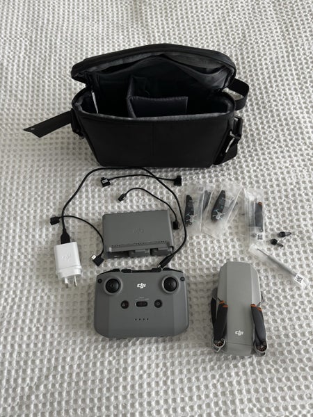 DJI Mini 2 Drone (fly more package) Carousel 1