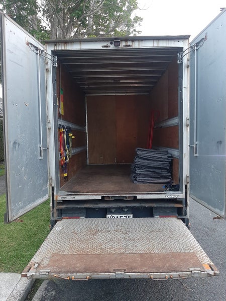 Groovy moving, Auckland Carousel 3
