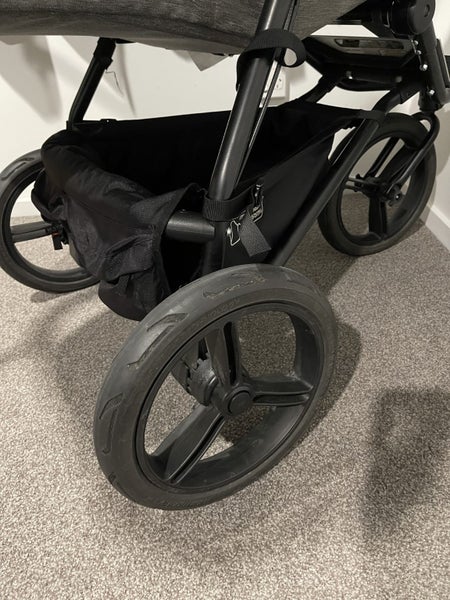 Mountain Buggy Urban Jungle Luxury Carousel 6