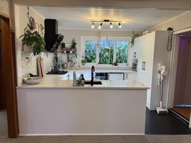 Upper Hutt, 6+ bedrooms63617292511745114