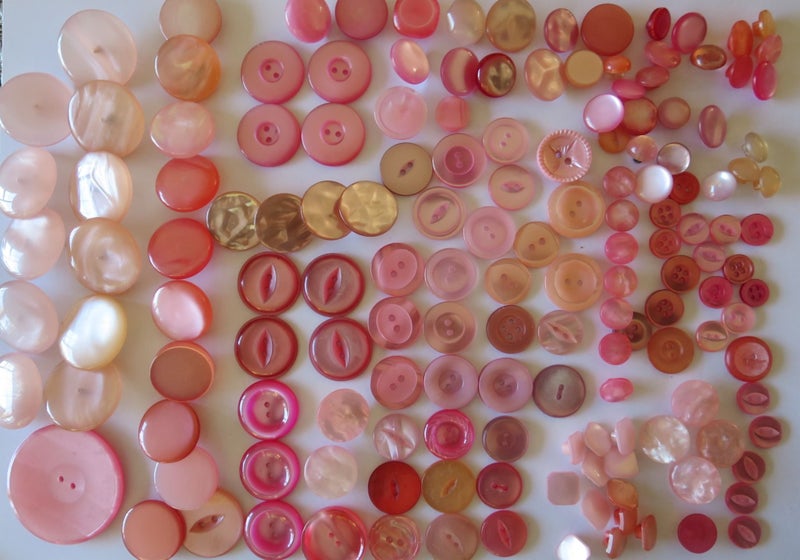 A selection of 150 pink pearly lustre vintage buttons all sizes, tones some sets Carousel 2