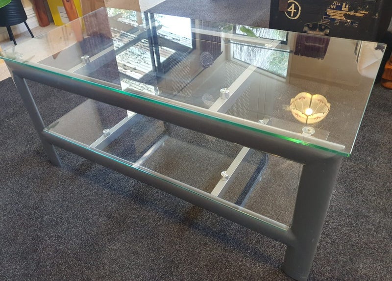 Glass TV stand Carousel 1