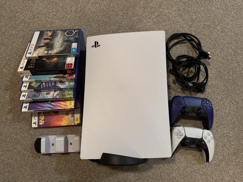 Playstation 5 Bundle (Disc) Carousel 1