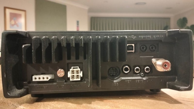 Icom 7200 HF and 6 Metre Transceiver Carousel 2
