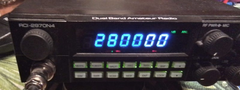 Transceiver RCI 2970 N4 10 to 12 Meter 400-watt pep all mode Transceiver. Carousel 1