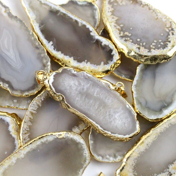 Natural white Agate Slice Necklace – Unique & Elegant Carousel 1