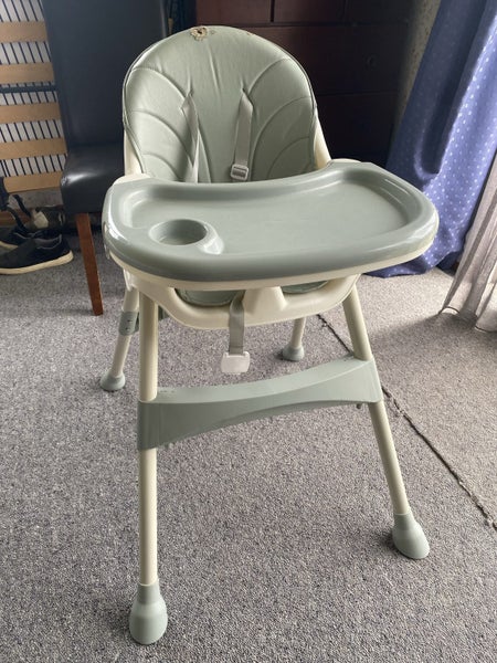Green high chair Carousel 2