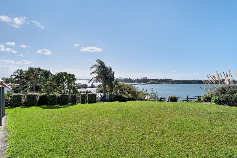 Image 3 of 23
