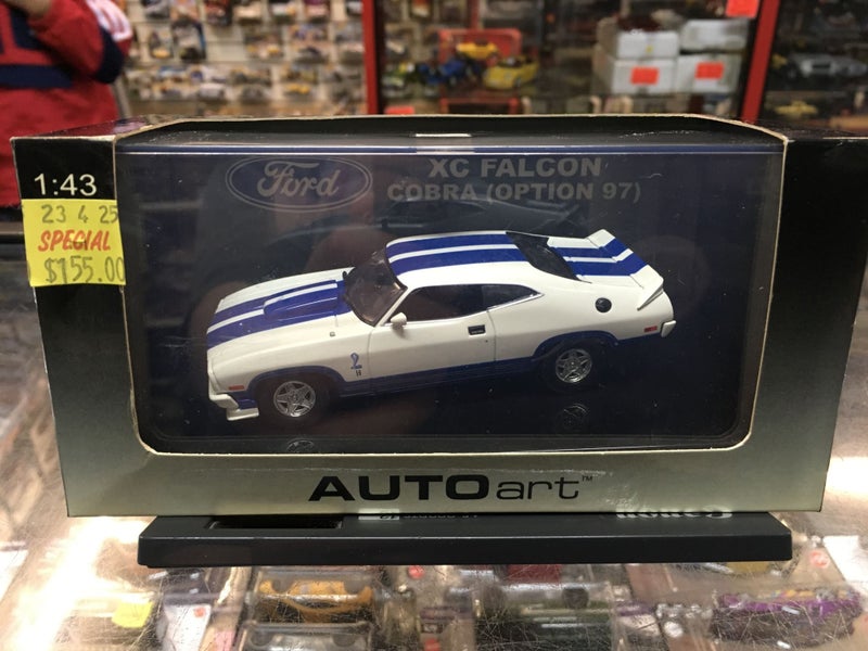 1/43 AUTO ART - FORD FALCON XC COBRA OPTION 97 Carousel 1