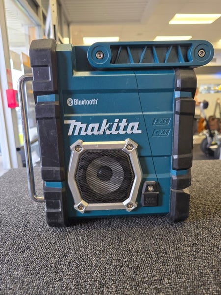 Makita Radio DMR108 Carousel 2