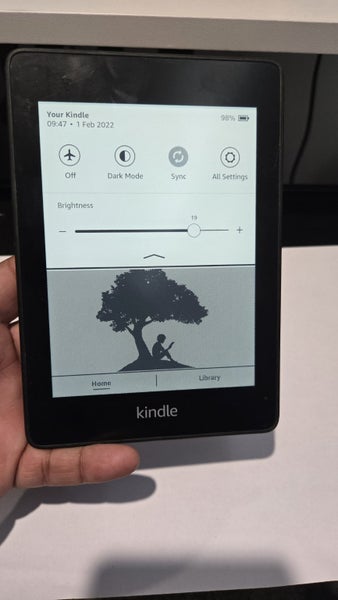 Kindle Paperwhite 10th Gen $1 reserve Carousel 6