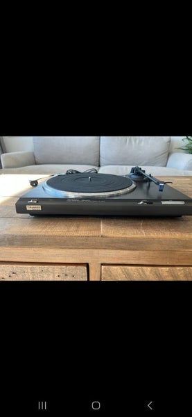 Technics SL-Q210 Direct-Drive Turntable Carousel 2