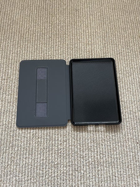 Kindle Paperwhite 10th generation 8GB + 5 cases Carousel 12