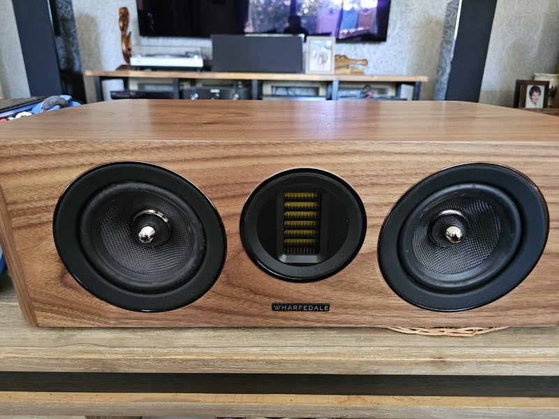 Wharfedal Center speaker EVO4.CS Carousel 1