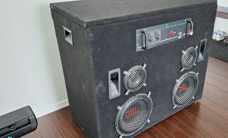 Boom box Carousel 2