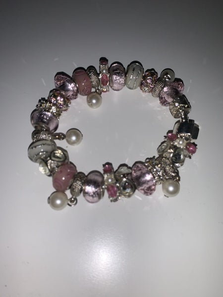 Pink bead and charm Pandora-like bracelet Carousel 4